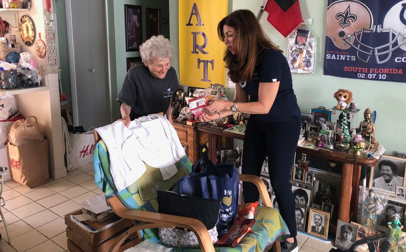 Volunteers provide High Holiday deliveries for seniors, people in need